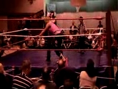 October_27,_2006_Supergirl_Title_Match_flv_000436770.jpg