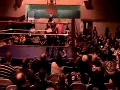 October_27,_2006_Supergirl_Title_Match_flv_000441358.jpg