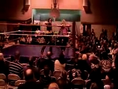 October_27,_2006_Supergirl_Title_Match_flv_000442776.jpg