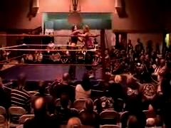 October_27,_2006_Supergirl_Title_Match_flv_000443610.jpg