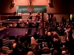 October_27,_2006_Supergirl_Title_Match_flv_000444778.jpg