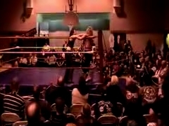 October_27,_2006_Supergirl_Title_Match_flv_000445195.jpg