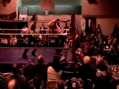 October_27,_2006_Supergirl_Title_Match_flv_000447281.jpg