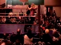 October_27,_2006_Supergirl_Title_Match_flv_000448866.jpg