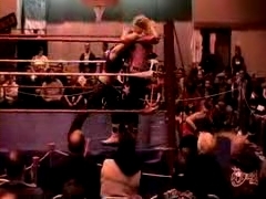 October_27,_2006_Supergirl_Title_Match_flv_000449283.jpg