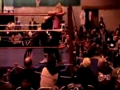 October_27,_2006_Supergirl_Title_Match_flv_000452035.jpg