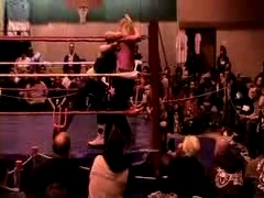 October_27,_2006_Supergirl_Title_Match_flv_000452452.jpg