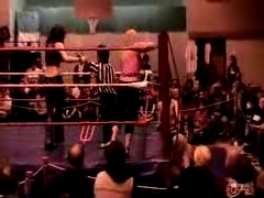 October_27,_2006_Supergirl_Title_Match_flv_000453871.jpg