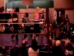 October_27,_2006_Supergirl_Title_Match_flv_000454288.jpg