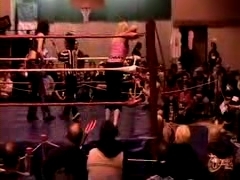 October_27,_2006_Supergirl_Title_Match_flv_000454788.jpg