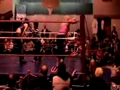 October_27,_2006_Supergirl_Title_Match_flv_000456206.jpg