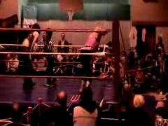 October_27,_2006_Supergirl_Title_Match_flv_000456623.jpg