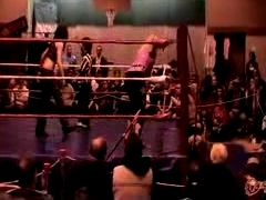 October_27,_2006_Supergirl_Title_Match_flv_000457207.jpg