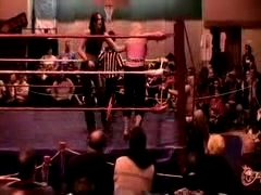 October_27,_2006_Supergirl_Title_Match_flv_000458208.jpg