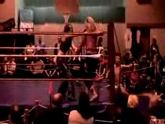 October_27,_2006_Supergirl_Title_Match_flv_000460127.jpg