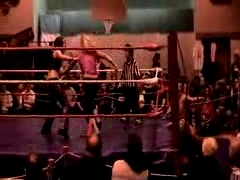 October_27,_2006_Supergirl_Title_Match_flv_000460961.jpg