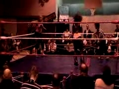 October_27,_2006_Supergirl_Title_Match_flv_000463213.jpg