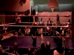 October_27,_2006_Supergirl_Title_Match_flv_000468385.jpg