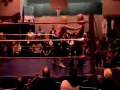 October_27,_2006_Supergirl_Title_Match_flv_000474308.jpg