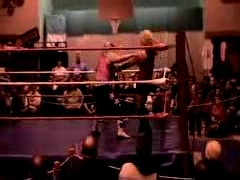 October_27,_2006_Supergirl_Title_Match_flv_000474808.jpg