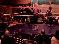 October_27,_2006_Supergirl_Title_Match_flv_000477895.jpg