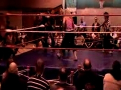 October_27,_2006_Supergirl_Title_Match_flv_000478395.jpg