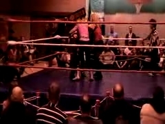 October_27,_2006_Supergirl_Title_Match_flv_000480314.jpg