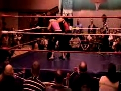 October_27,_2006_Supergirl_Title_Match_flv_000481064.jpg