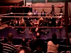 October_27,_2006_Supergirl_Title_Match_flv_000483734.jpg