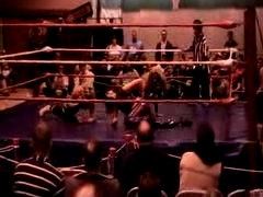 October_27,_2006_Supergirl_Title_Match_flv_000484067.jpg