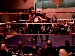 October_27,_2006_Supergirl_Title_Match_flv_000487154.jpg