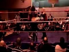 October_27,_2006_Supergirl_Title_Match_flv_000489323.jpg