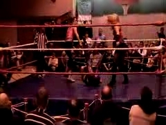 October_27,_2006_Supergirl_Title_Match_flv_000492242.jpg