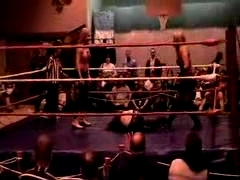 October_27,_2006_Supergirl_Title_Match_flv_000493410.jpg