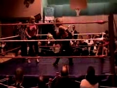 October_27,_2006_Supergirl_Title_Match_flv_000498582.jpg