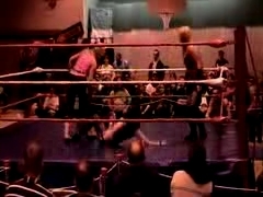 October_27,_2006_Supergirl_Title_Match_flv_000502252.jpg