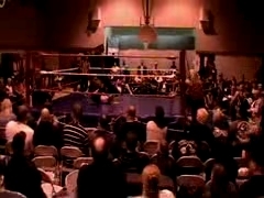 October_27,_2006_Supergirl_Title_Match_flv_000518936.jpg