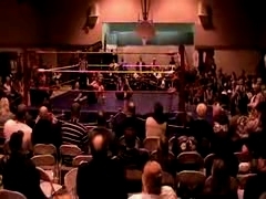 October_27,_2006_Supergirl_Title_Match_flv_000519603.jpg