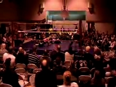 October_27,_2006_Supergirl_Title_Match_flv_000520187.jpg