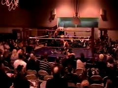 October_27,_2006_Supergirl_Title_Match_flv_000526109.jpg