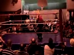 October_27,_2006_Supergirl_Title_Match_flv_000536370.jpg