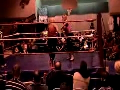 October_27,_2006_Supergirl_Title_Match_flv_000537704.jpg