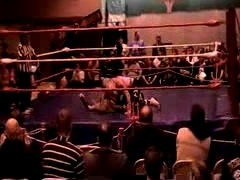 October_27,_2006_Supergirl_Title_Match_flv_000539540.jpg