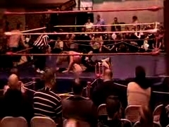 October_27,_2006_Supergirl_Title_Match_flv_000541291.jpg