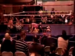 October_27,_2006_Supergirl_Title_Match_flv_000542209.jpg