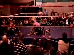 October_27,_2006_Supergirl_Title_Match_flv_000544044.jpg