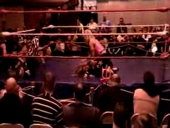 October_27,_2006_Supergirl_Title_Match_flv_000544628.jpg