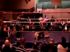 October_27,_2006_Supergirl_Title_Match_flv_000546129.jpg