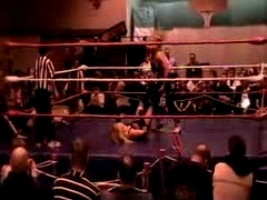 October_27,_2006_Supergirl_Title_Match_flv_000547631.jpg