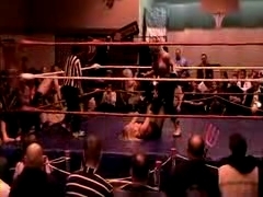 October_27,_2006_Supergirl_Title_Match_flv_000549967.jpg